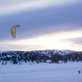 Kitekurs på Kroksjøen Sterk vind